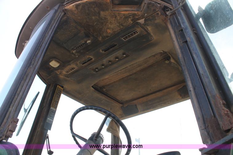 image for item L4354 1981 John Deere 4440 tractor