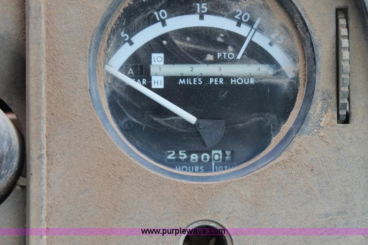 image for item L4354 1981 John Deere 4440 tractor