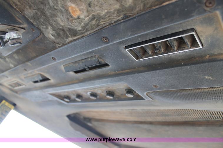 image for item L4354 1981 John Deere 4440 tractor