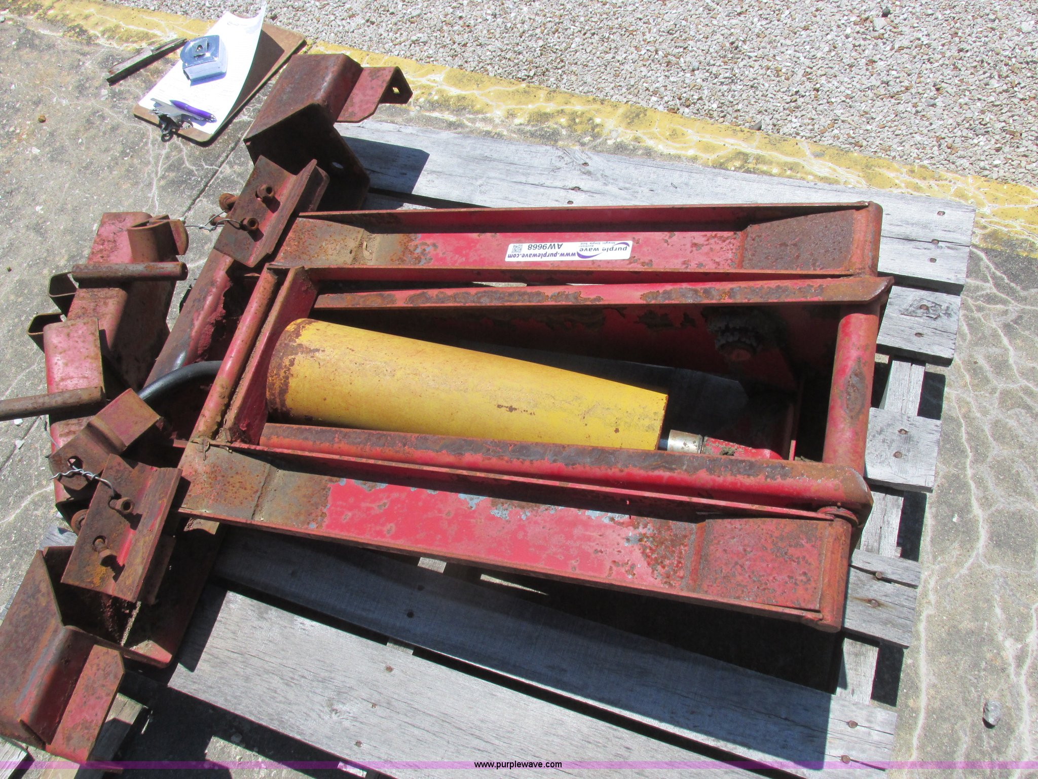 Hoist in Moberly, MO Item AW9668 sold Purple Wave