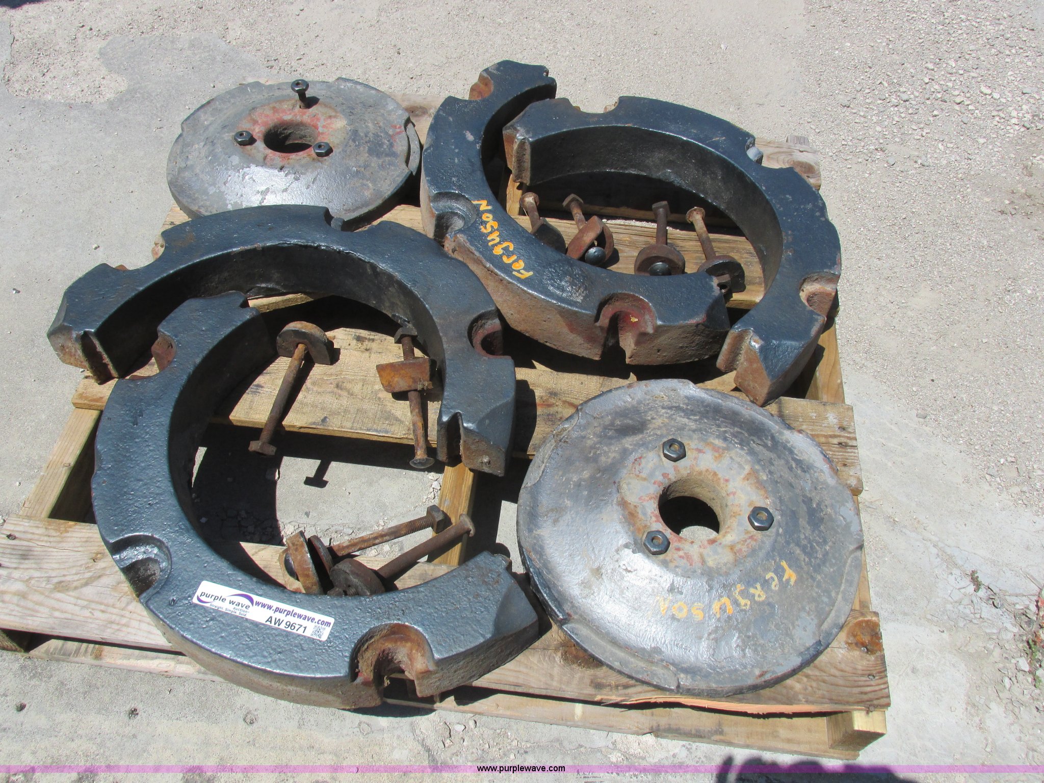 MasseyFerguson wheel weights in Moberly, MO Item AW9671 sold
