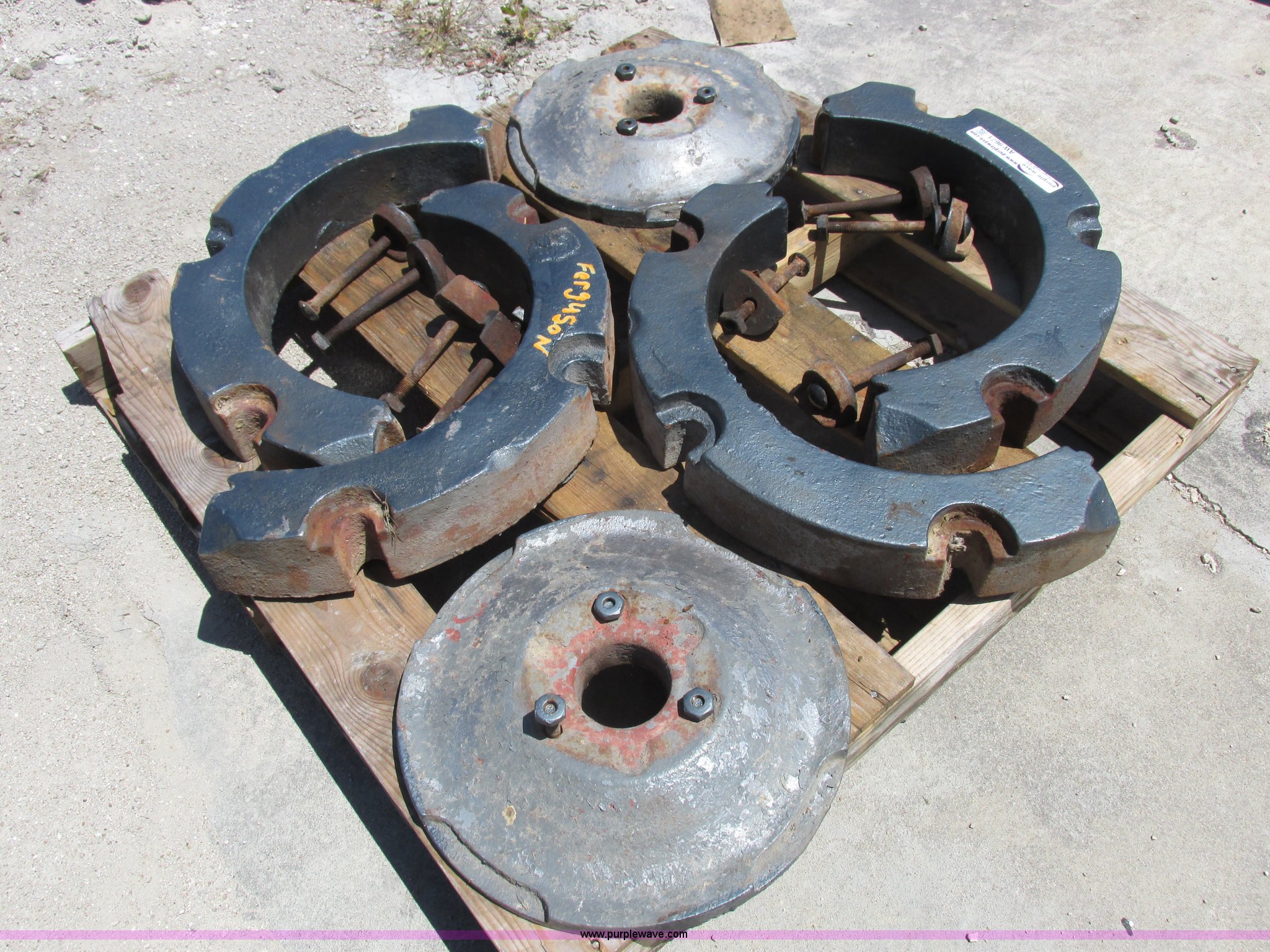 MasseyFerguson wheel weights in Moberly, MO Item AW9671 sold