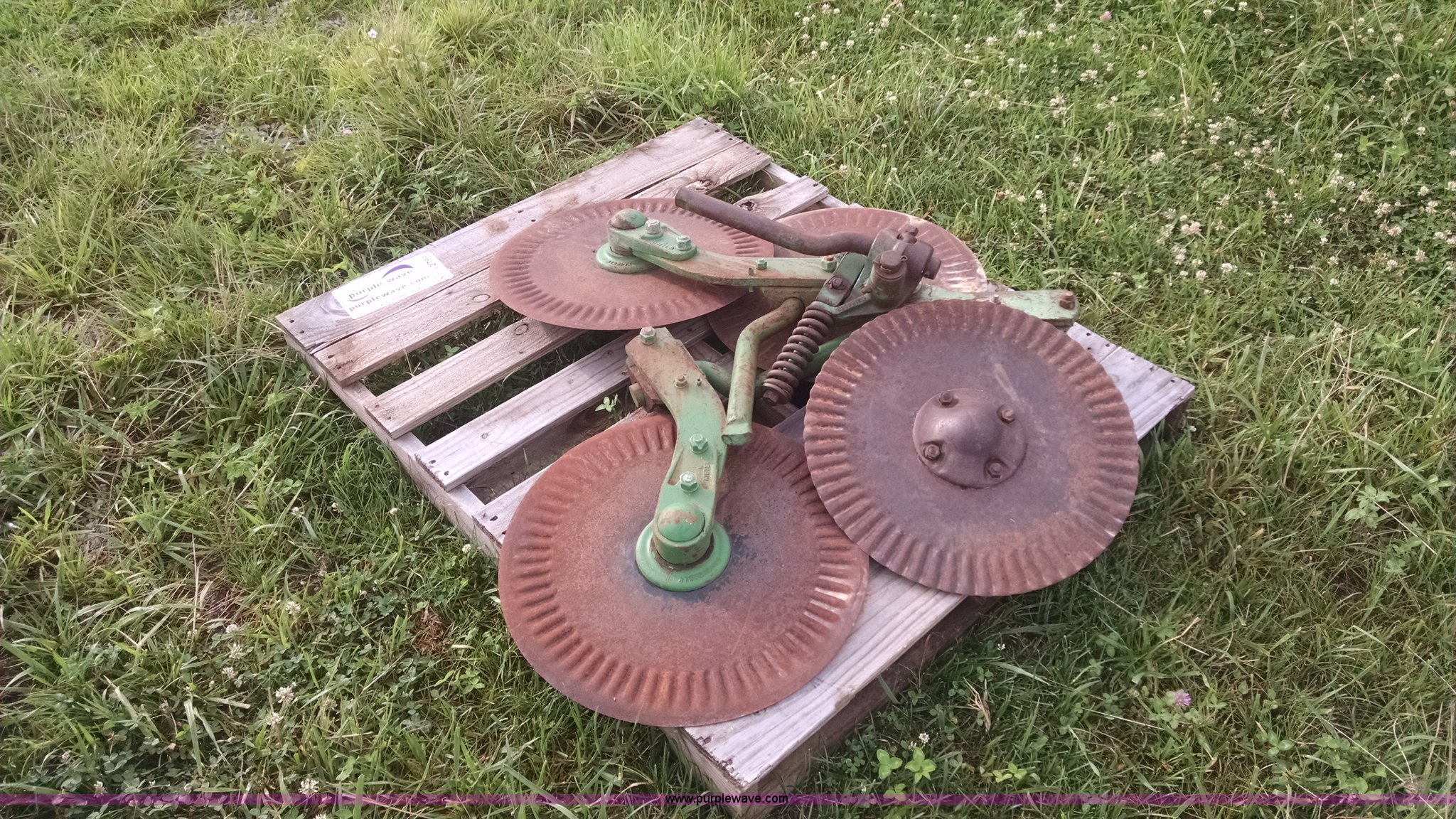 (4) John Deere plow coulters in Bates City, MO Item I2799 sold