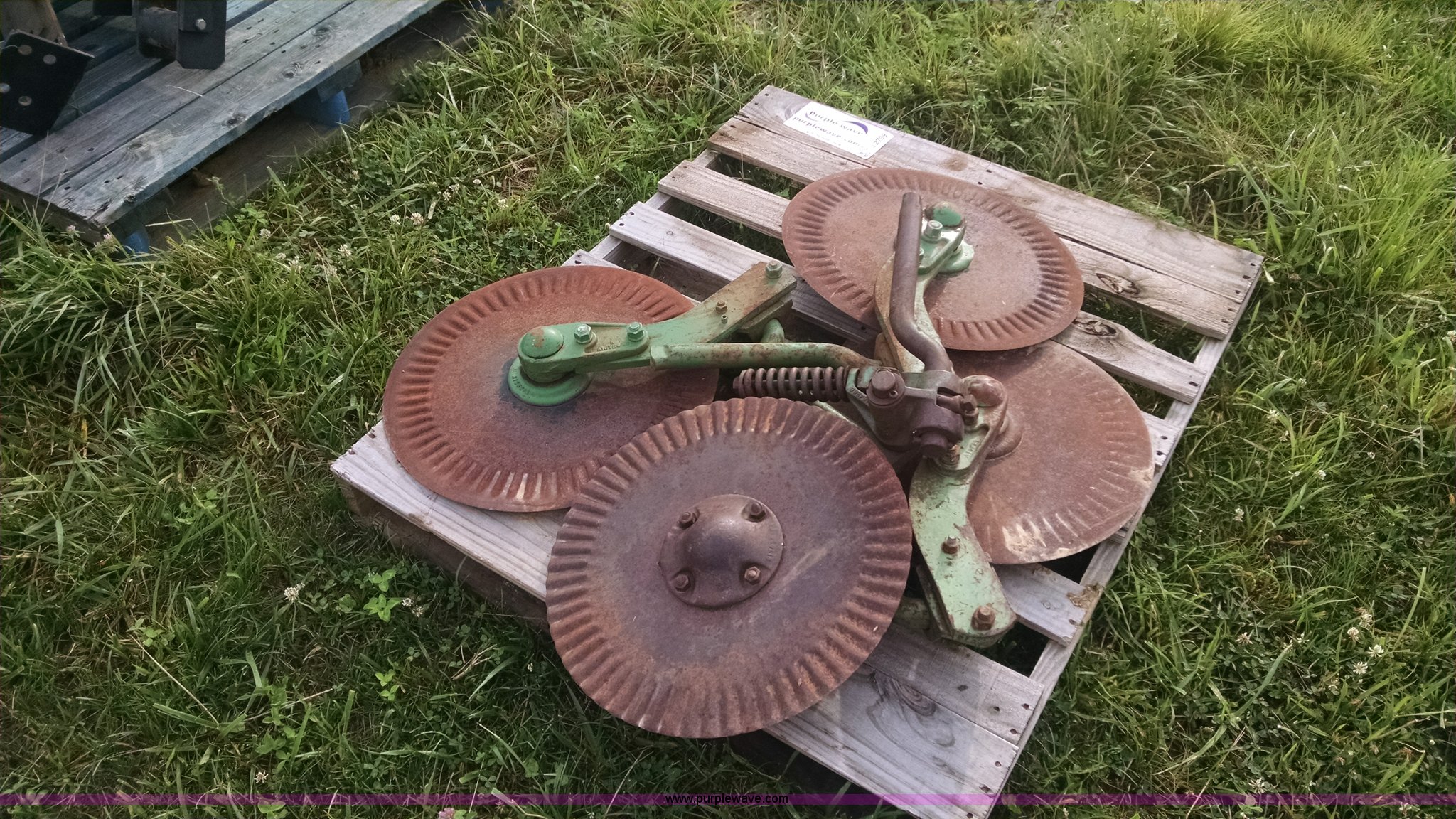 (4) John Deere plow coulters in Bates City, MO Item I2799 sold