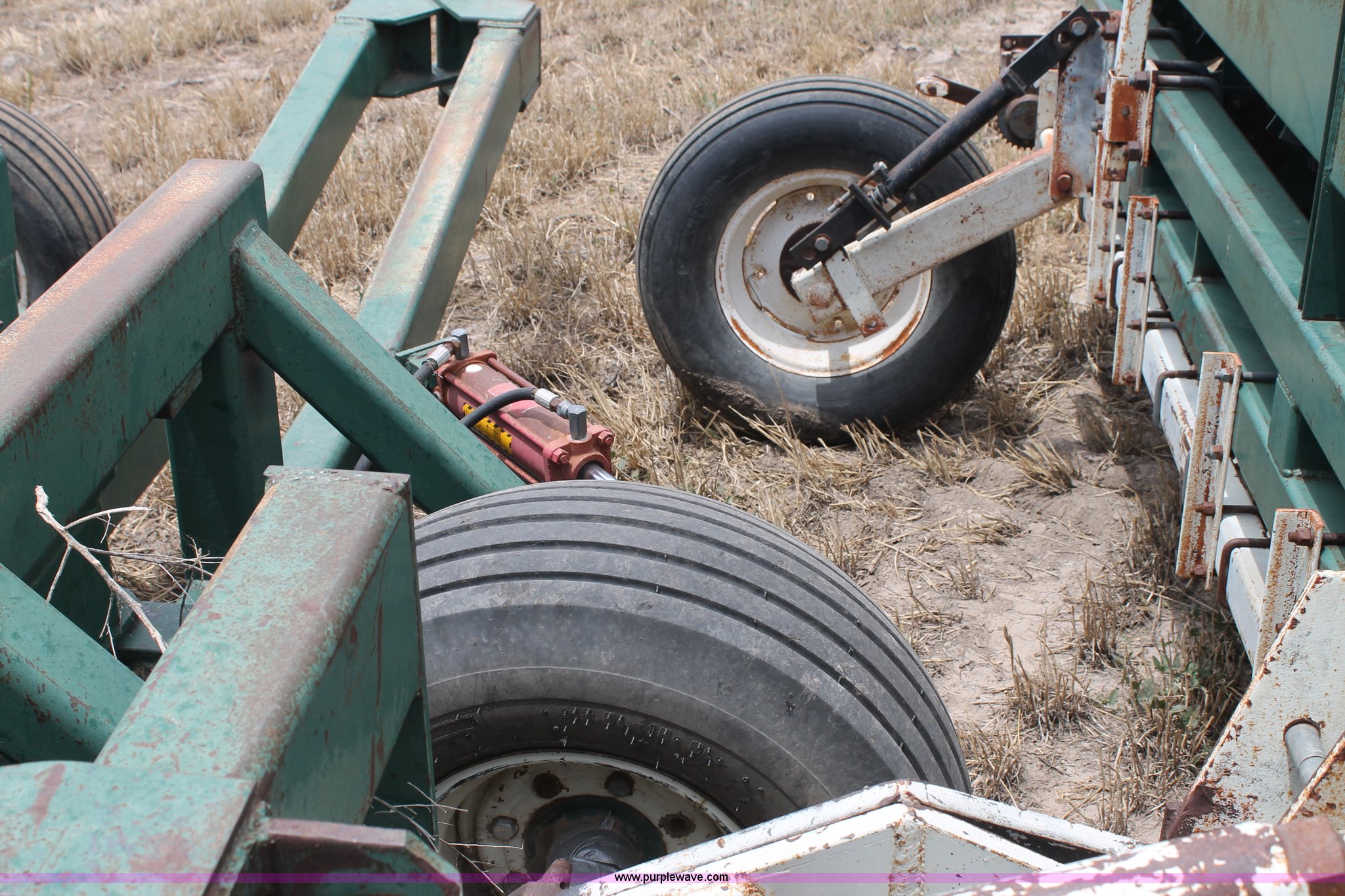 Marliss grain drill in Hereford, TX | Item L4342 sold | Purple Wave