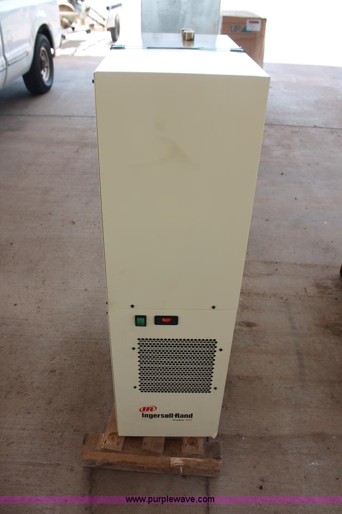 image for item AK9586 Ingersoll Rand DS50-H DryStar refrigerated air dryer