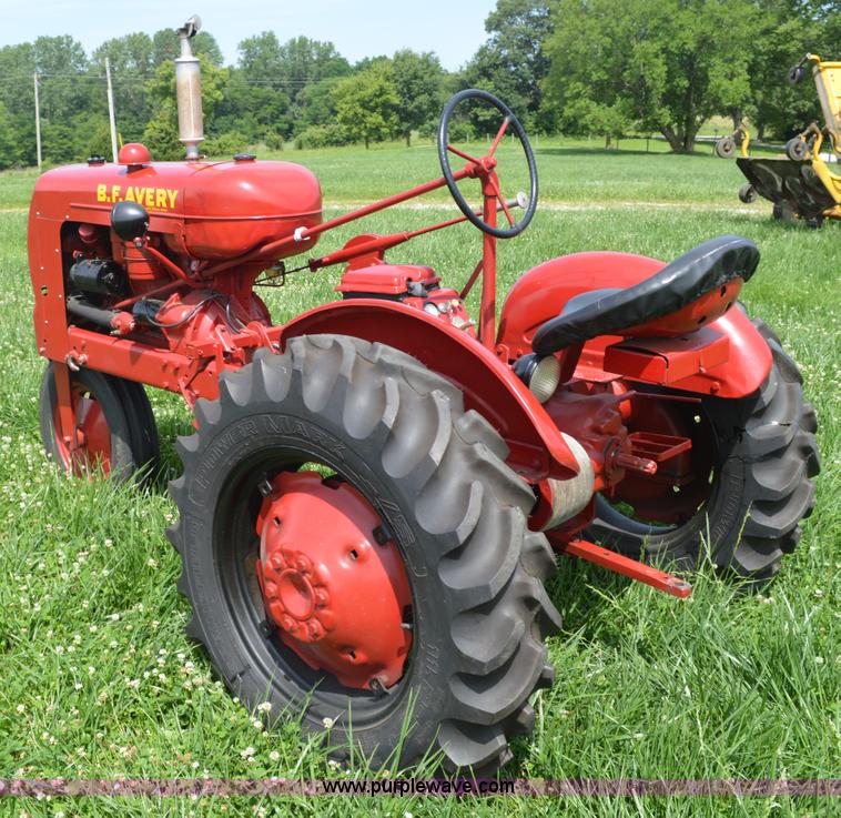 image for item AO9067 B.F. Avery A tractor