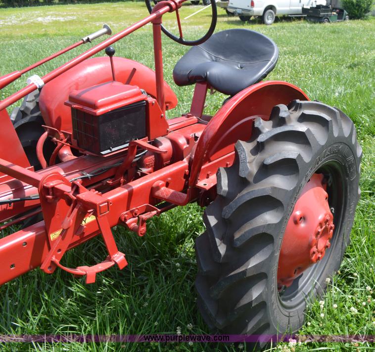 image for item AO9067 B.F. Avery A tractor