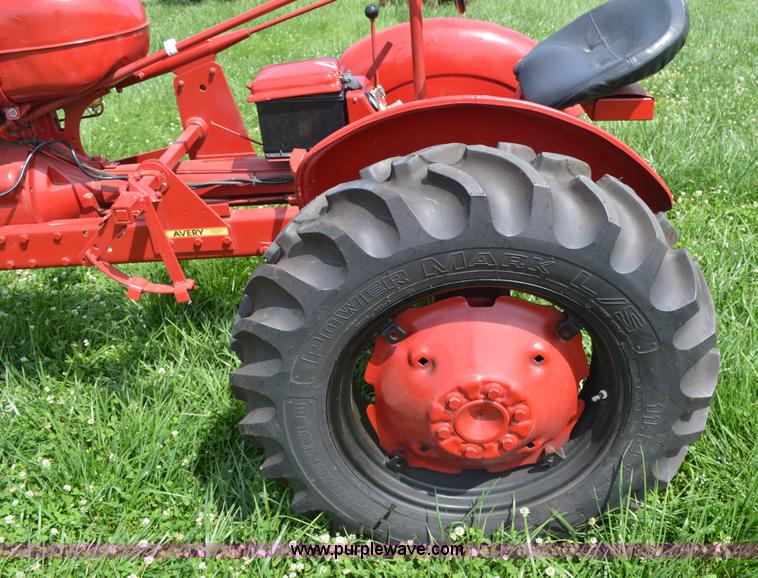 image for item AO9067 B.F. Avery A tractor