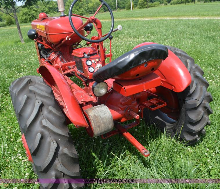 image for item AO9067 B.F. Avery A tractor
