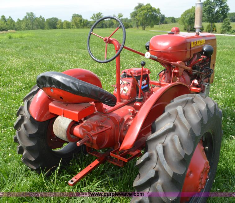 image for item AO9067 B.F. Avery A tractor