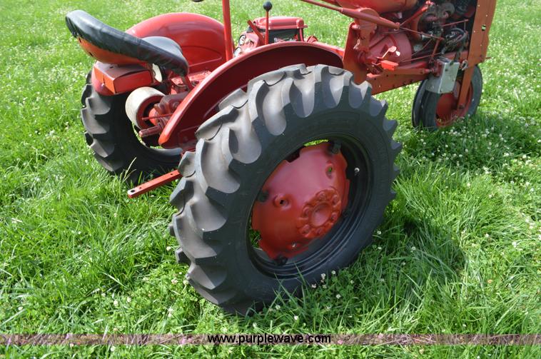 image for item AO9067 B.F. Avery A tractor