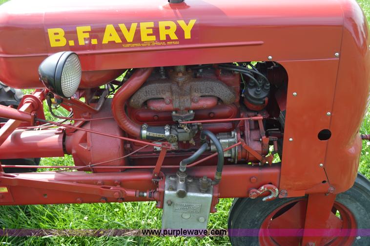 image for item AO9067 B.F. Avery A tractor