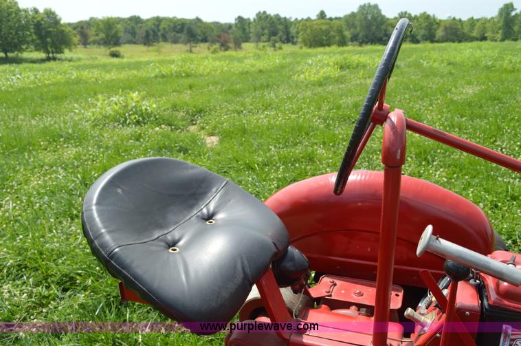 image for item AO9067 B.F. Avery A tractor