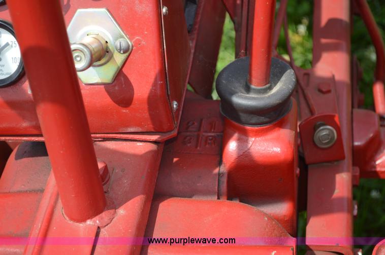 image for item AO9067 B.F. Avery A tractor