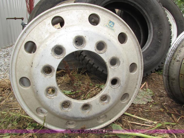 image for item AV9169 Assorted 22.5 wheels and tires