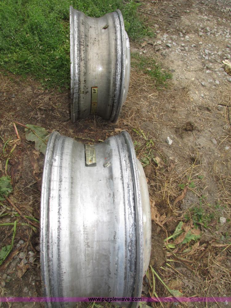 image for item AV9169 Assorted 22.5 wheels and tires