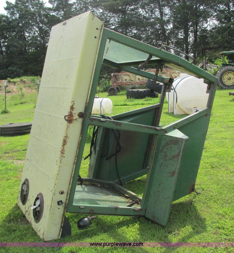 image for item AY9843 Hiniker cab