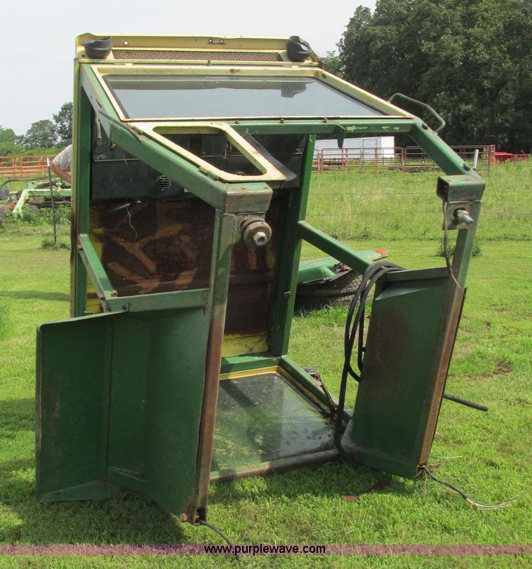 image for item AY9843 Hiniker cab