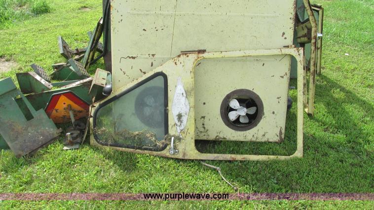 image for item AY9843 Hiniker cab