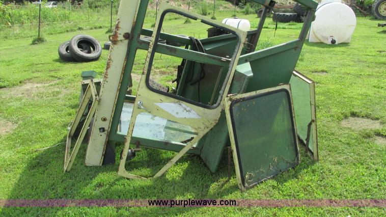 image for item AY9843 Hiniker cab