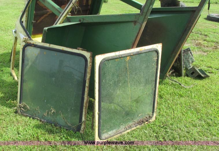 image for item AY9843 Hiniker cab