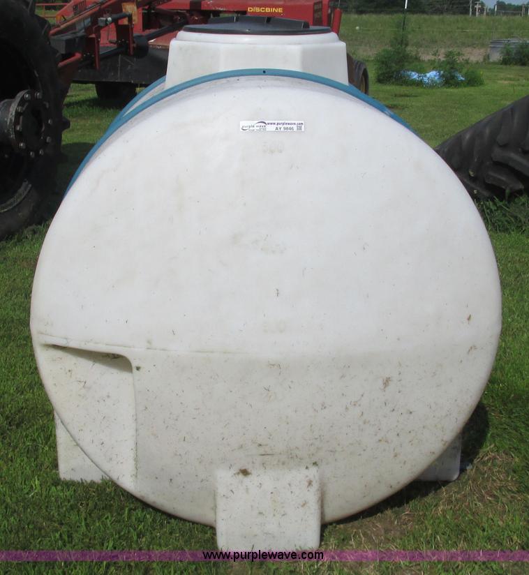 image for item AY9846 500 gallon poly tank