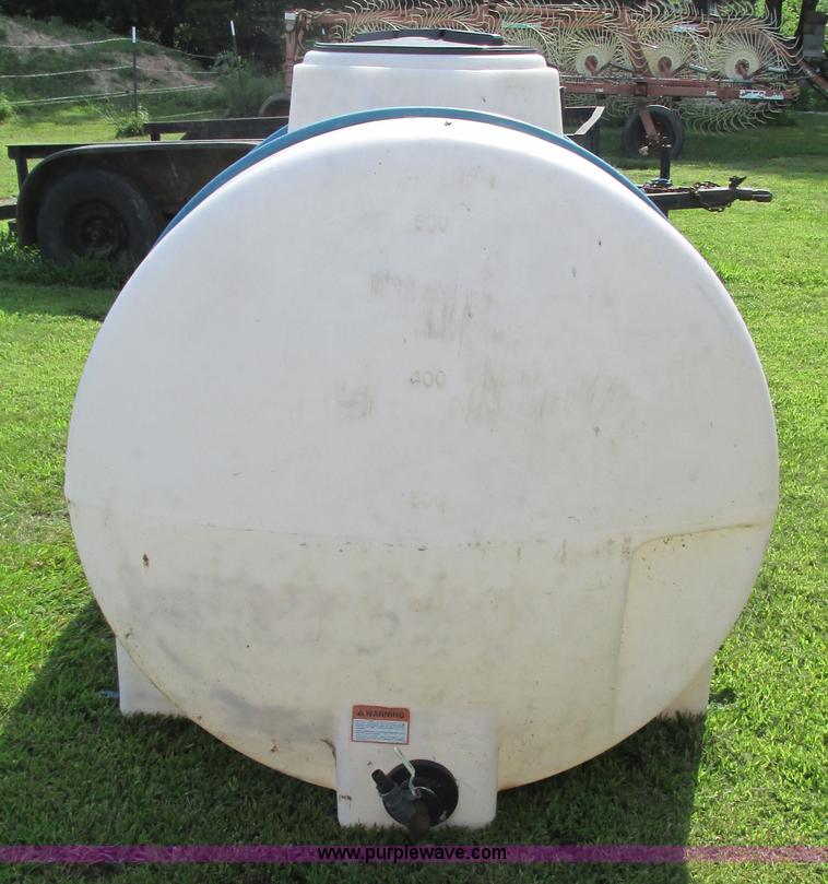 image for item AY9846 500 gallon poly tank
