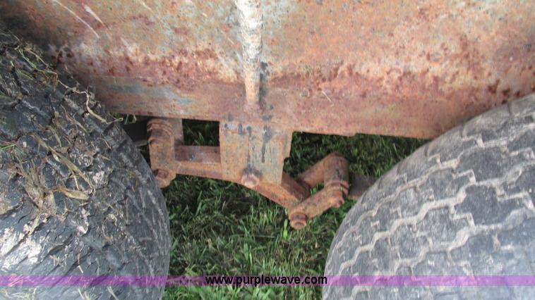 image for item AY9847 1992 PJ utility trailer