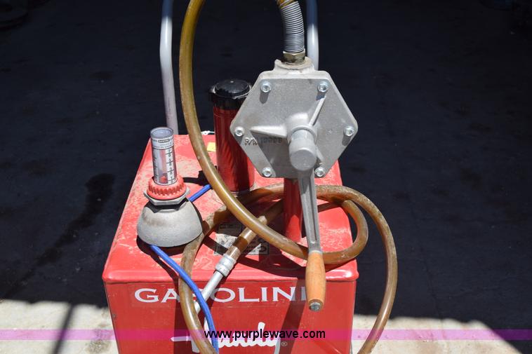 image for item BE9527 (2) Handy gas pumps