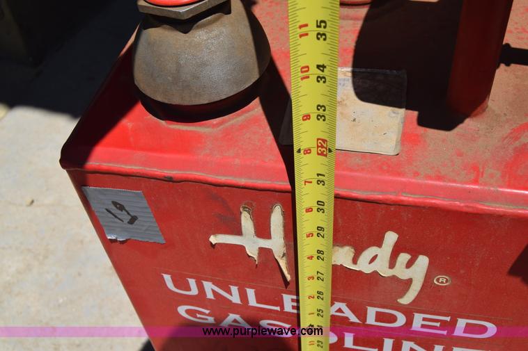 image for item BE9527 (2) Handy gas pumps