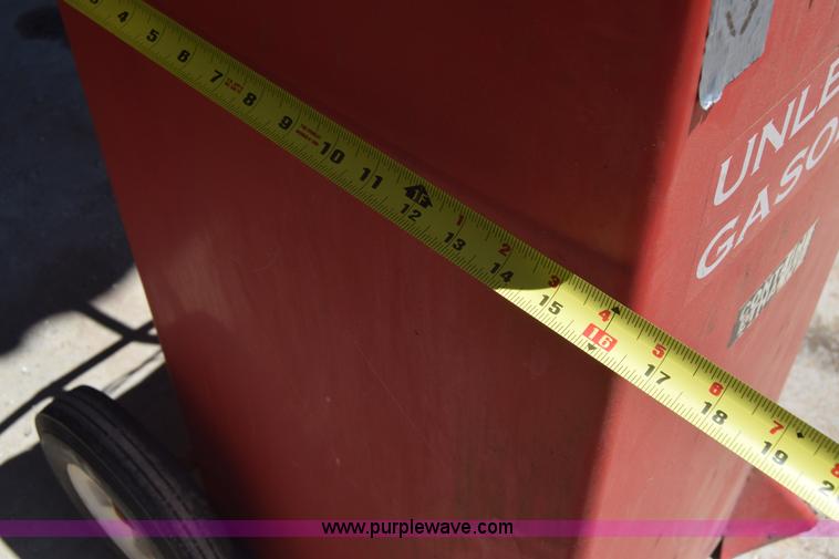 image for item BE9527 (2) Handy gas pumps