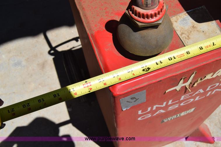 image for item BE9527 (2) Handy gas pumps