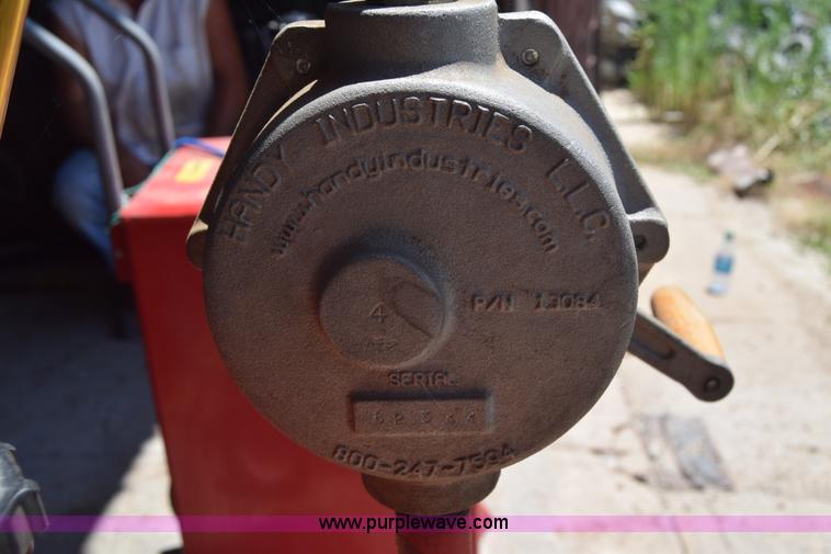 image for item BE9527 (2) Handy gas pumps
