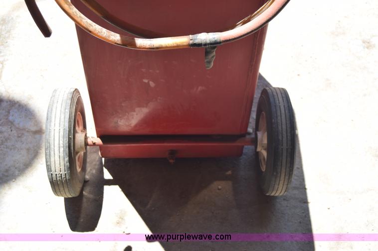 image for item BE9527 (2) Handy gas pumps