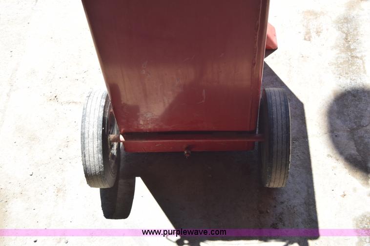 image for item BE9527 (2) Handy gas pumps