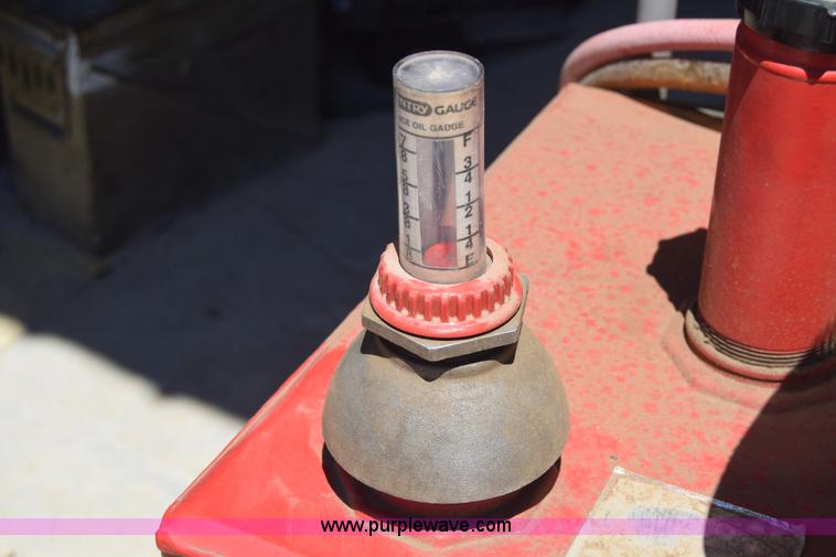 image for item BE9527 (2) Handy gas pumps
