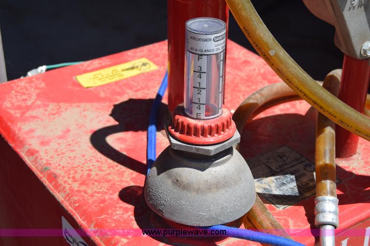 image for item BE9527 (2) Handy gas pumps