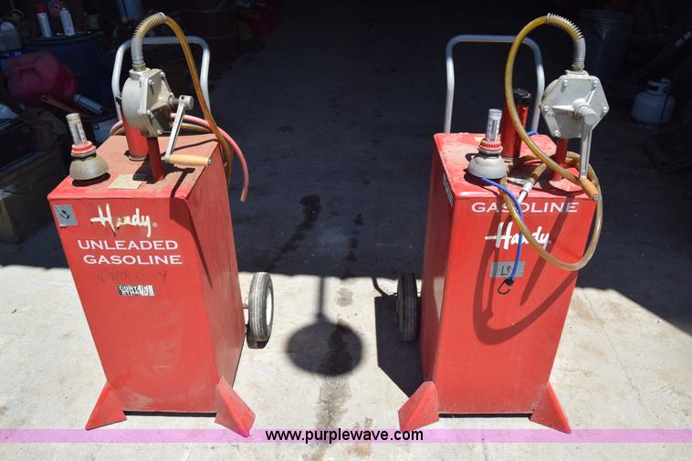 image for item BE9527 (2) Handy gas pumps