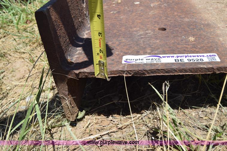 image for item BE9528 (2) steel I-beams
