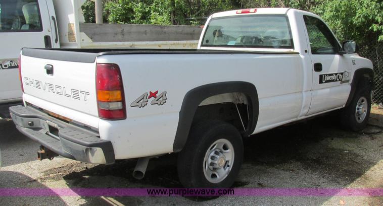 image for item BS9112 2002 Chevrolet Silverado 2500HD pickup truck