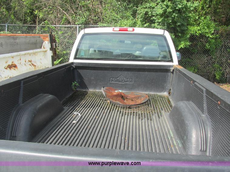 image for item BS9112 2002 Chevrolet Silverado 2500HD pickup truck