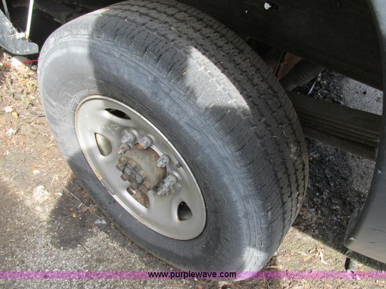 image for item BS9112 2002 Chevrolet Silverado 2500HD pickup truck