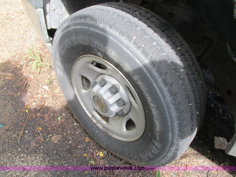 image for item BS9112 2002 Chevrolet Silverado 2500HD pickup truck