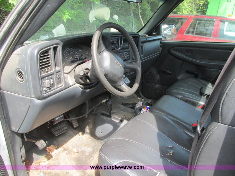 image for item BS9112 2002 Chevrolet Silverado 2500HD pickup truck