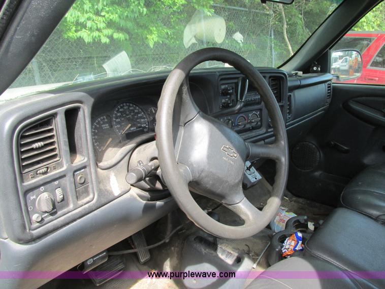 image for item BS9112 2002 Chevrolet Silverado 2500HD pickup truck