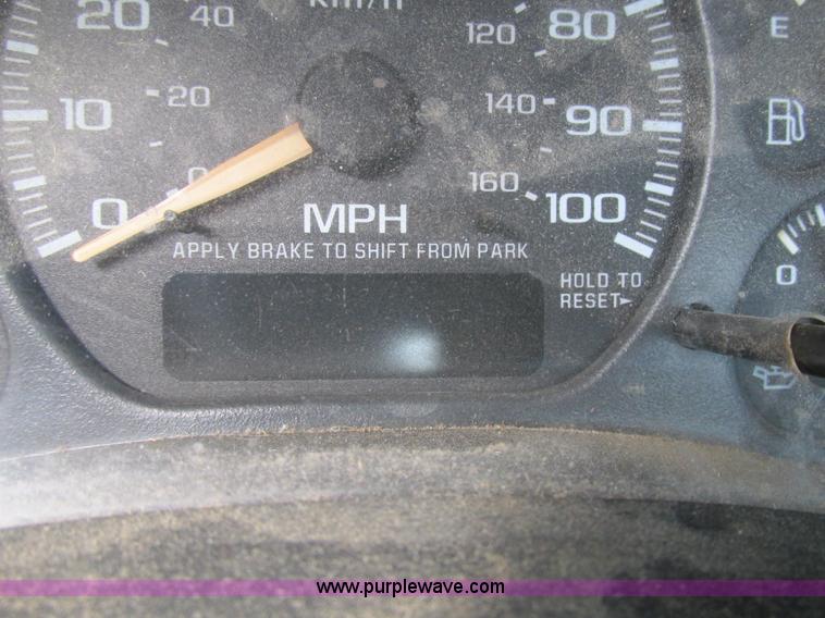 image for item BS9112 2002 Chevrolet Silverado 2500HD pickup truck