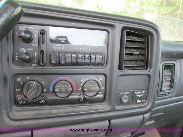 image for item BS9112 2002 Chevrolet Silverado 2500HD pickup truck