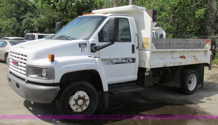 image for item BS9113 2003 GMC C5500 dump truck