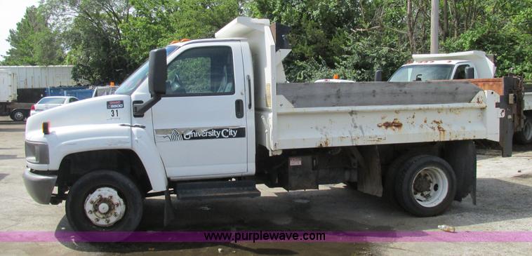 image for item BS9113 2003 GMC C5500 dump truck